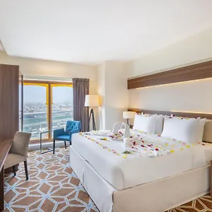 Hotel Blue Coral, Meca